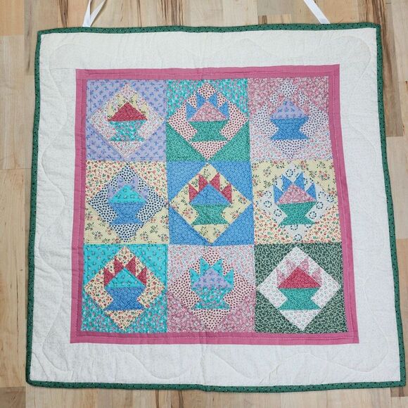 Stunning Handmade Pieced Flower Basket Hand Quilted Small‎ Wall Hanging Quilt - Picture 1 of 13
